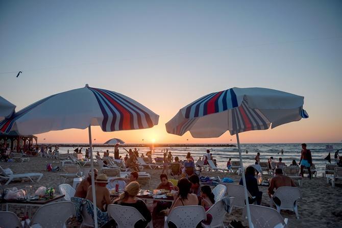 Studio & Apartments On The Beach By Aspentlv Тель-Авив Экстерьер фото